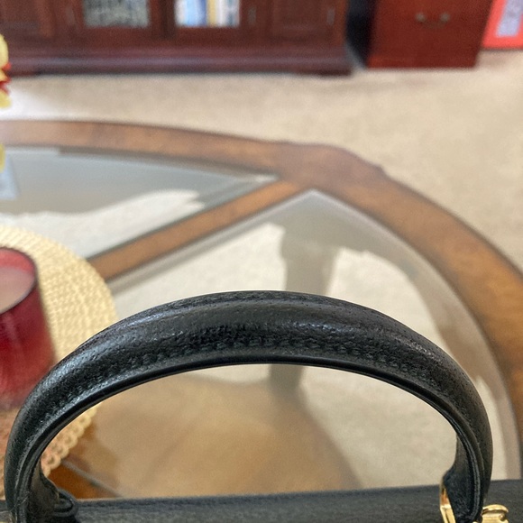 Pre-Loved Authentic Vintage Gucci Leather Handbag - Picture 7 of 9